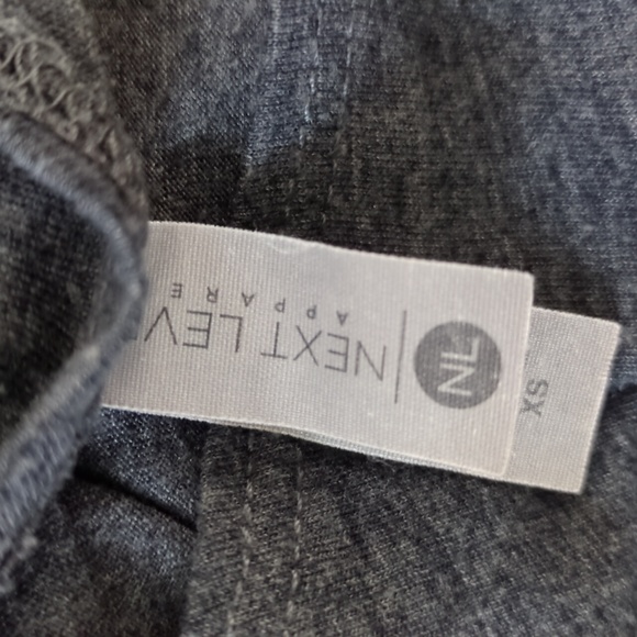Nex level Apparel Tee color Gray size xs - Picture 5 of 5